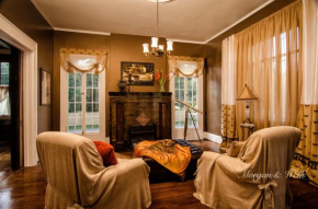Отель Morgan and Wells Bed and Breakfast  Шелби